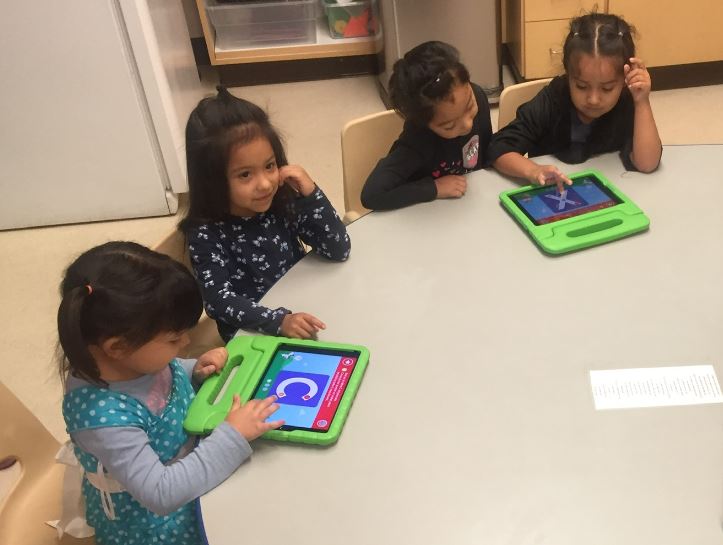 Una lección de Paso a Paso se administra en el Centro Infantil de Freedom y es observada por padres y el personal. ¡La alfabetización temprana es un enfoque importante del Distrito Escolar Unificado del Valle de Pajaro!
#ConGanasTodosLosDias
<a href="/mlrod32/">Dr. Michelle Rodriguez</a>