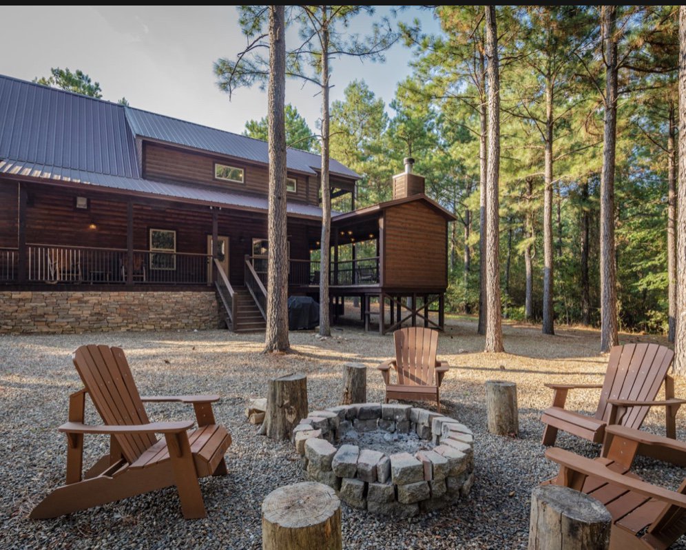 BeaversBendCabN's tweet photo. 401(k)ation Lodge baby. We know you’re ready for an adventure with your crew! Hurry and book with us and snag this beauty for the weekend✨ 

https://t.co/sqTNQQxUNj
#Hochatime #Hochatown #BeaversBendLuxuryCabinRentals #BrokenBowLake #BeaversBendStatePark https://t.co/tA3hx7MrLq