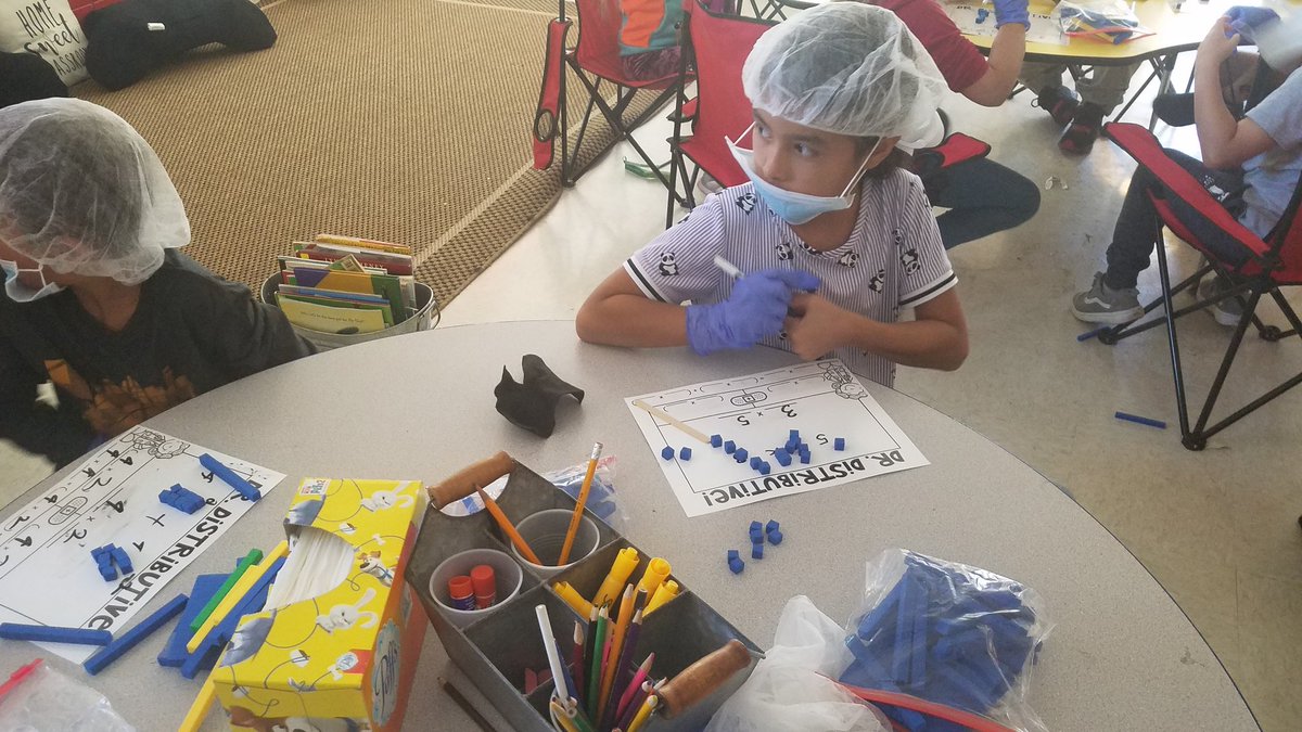 teachingNrm209's tweet photo. We did surgery on arrays today to help learn about the distributive property of mutiplication #thinkbiglampasas @LampasasTCE @LampasasISD https://t.co/pqVnN2hRCS