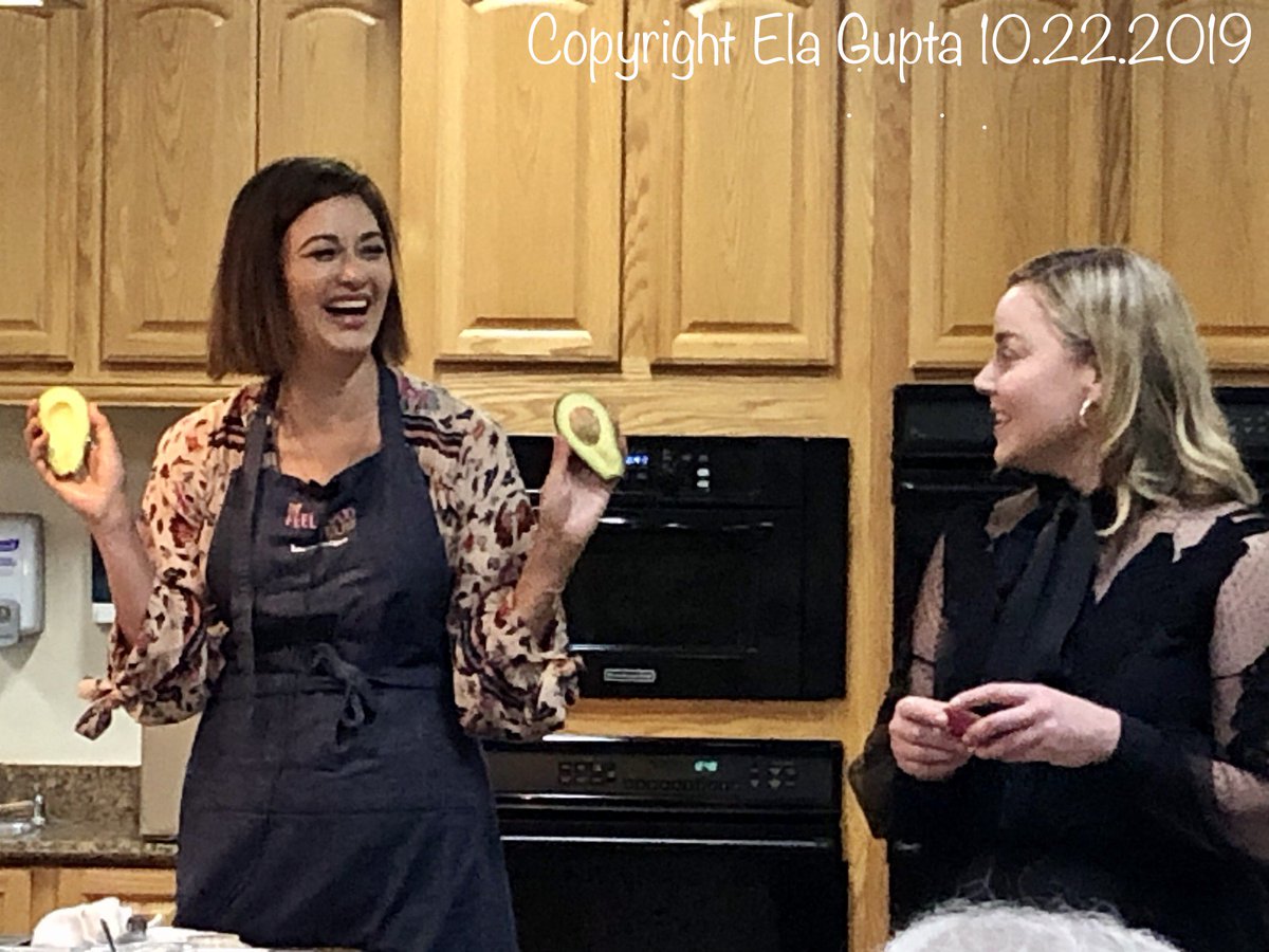 elazfoodchannel's tweet photo. Thanks @MelissasProduce to invite me at media meet-n greet w/ critically-acclaimed award-winning actress Abbie Cornish n Chef Jacqueline King Schiller, presenting their bestselling debut cookbook #PESCAN #FEELGOODCOOKBOOK
@MelissasProduce
#InMelissaskitchen
@TheFeelGoodKitchen https://t.co/96xI8nxV1T