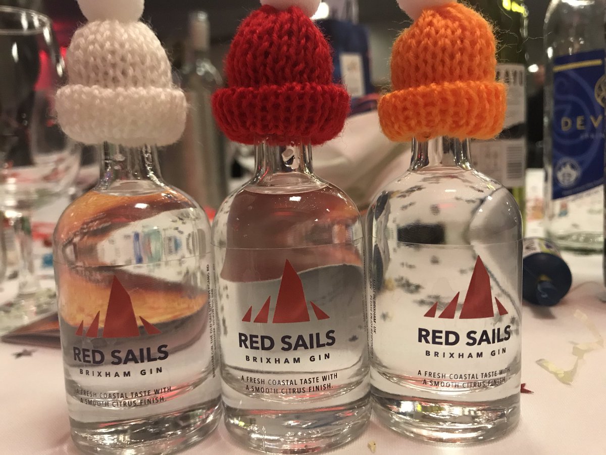 AlisonHernandez's tweet image. I don’t like gin but... then I met Red Sails Brixham Gin tonight ... @BestBarNoneTQ awards besides being an awesome couple who are community stalwarts in #Brixham they produce gin! #Unbelievable #Devon