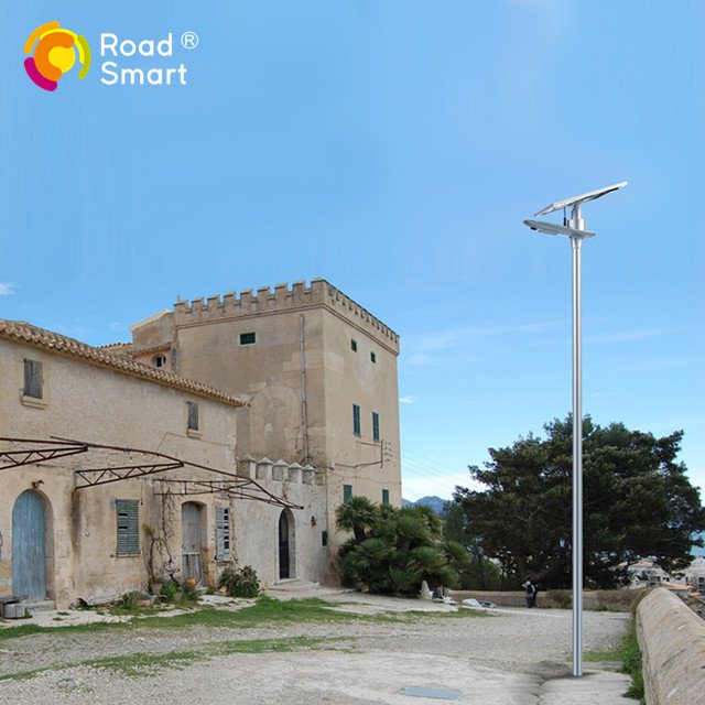 Choose a solar powered lights as you choose a companion. #solarpoweredlights #solarpathwaylight #solarwalkwaylights