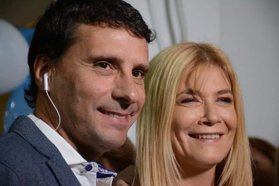 NuevoSanMiguel1's tweet photo. Gracias @magariovero por acompañar a nuestro candidato a Intendente @francolaporta
Queremos un #NuevoSanMiguel en sintonía con la Nación y la Provincia de Buenos Aires.
Un distrito para todos y todas.
#AxelGobernador
#VeronicaVice
#FrancoIntendente
#FrenteDeTodos https://t.co/kjKao01lir