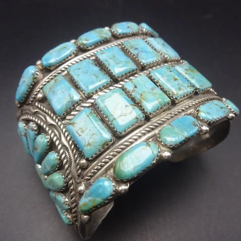 Another beautiful day! And not just any day, #TurquoiseTuesday !! Check out these beautiful pieces #turquoisekachina #turquoise #tuesday #nativeamerican #bracelets #jewelry #navajo