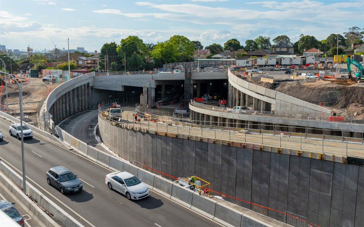 ConsultAus's tweet photo. Congratulations to External Stakeholder Engagement Gold Winner GHD Independent Technical Advisor (WestConnex) #consultausawards https://t.co/UEBRMJnB0K
