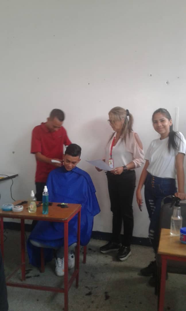#22Octubre  Proceso de Certificación y Acreditación de conocimientos empíricos y académico del oficio de Barbería, conocedora PTP Sorady Silva acompañada por la analista de tecnología educativa Licka Paz. <a href="/WuikelmanAngelP/">Wuikelman Angel P.</a>