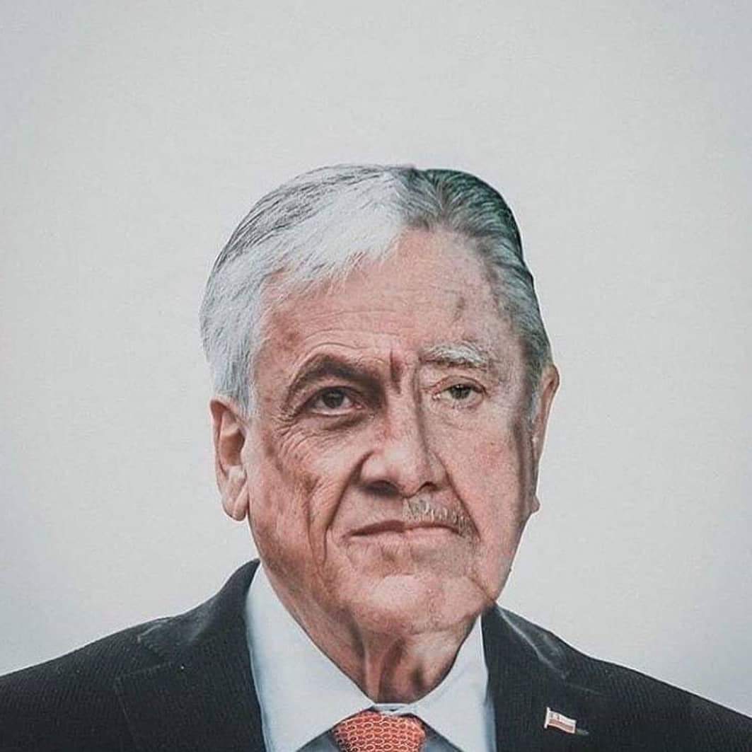 SebaUr77's tweet image. Por que no es la Izquierda ni la Derecha, es la gente común y corriente que ya está arta de acatar todo lo que los poderosos imponen! #NosCansamos #RenunciaPiñera