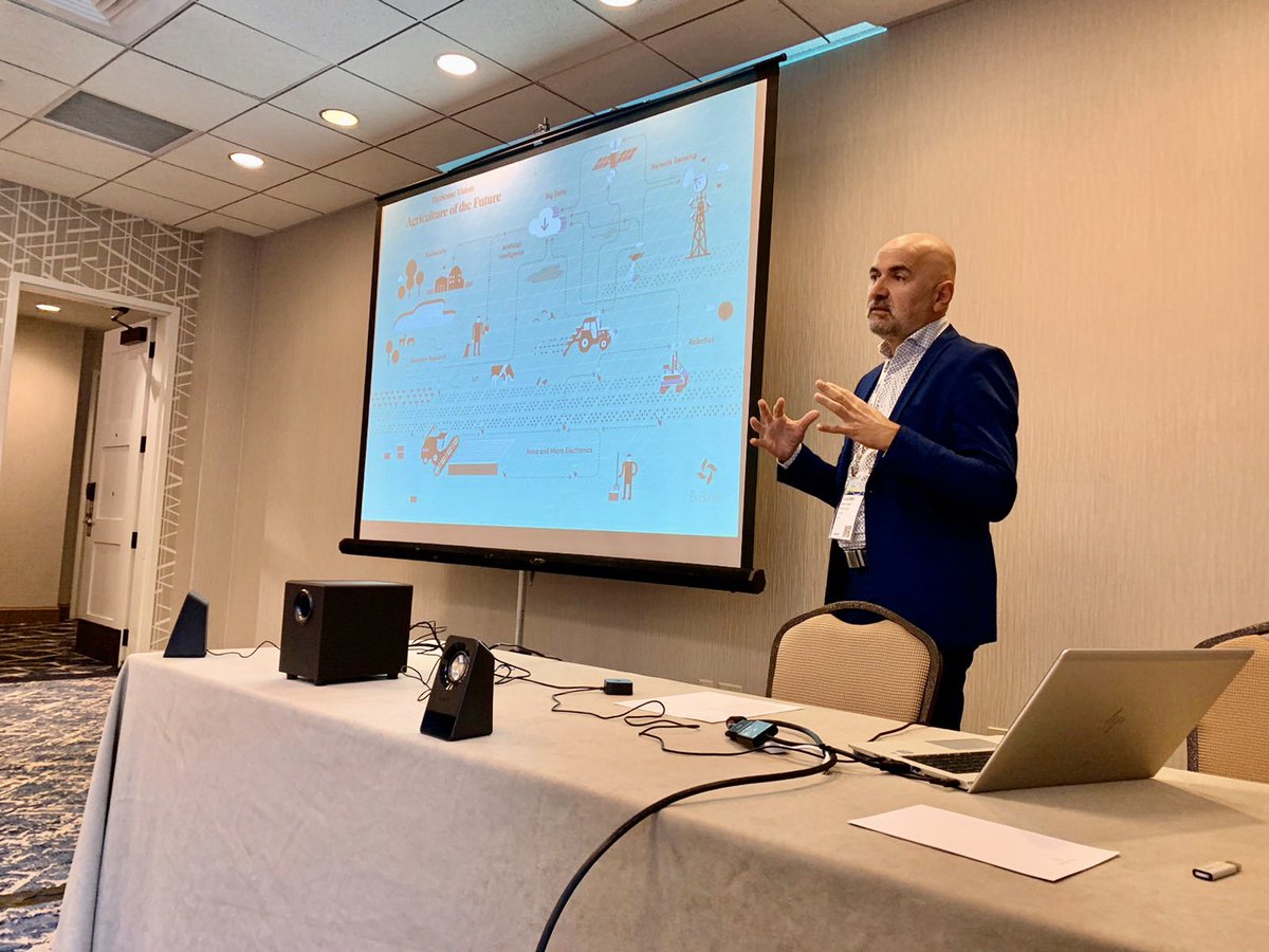 BioSenseRS's tweet image. Prof. Vladimir Crnojevic presenting @BioSenseRS story as a chairman of #Agriculture 4.0 session at #INFORMS19 -  one of the biggest global data conferences  #AgroSense #agtech