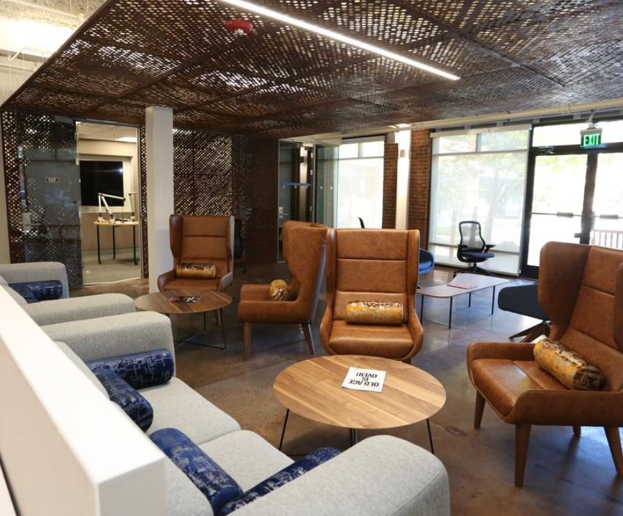 perkinswill_NC's tweet image. Congrats to @TabbrisCo #Charlotte on their grand opening! Our design blends the edginess of SouthEnd and the history of the Lance Cracker Factory. Check out the new agile coworking space and speakeasy-inspired event area: bizj.us/1pzu94 @CBJnewsroom