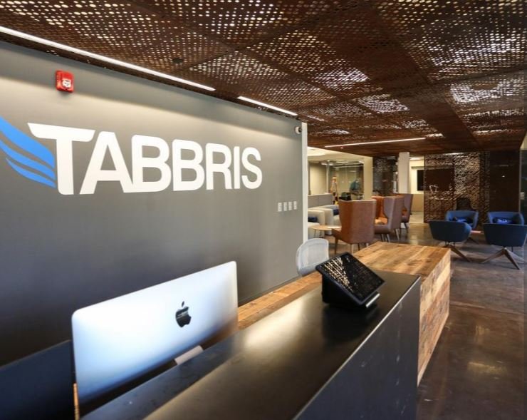 perkinswill_NC's tweet image. Congrats to @TabbrisCo #Charlotte on their grand opening! Our design blends the edginess of SouthEnd and the history of the Lance Cracker Factory. Check out the new agile coworking space and speakeasy-inspired event area: bizj.us/1pzu94 @CBJnewsroom