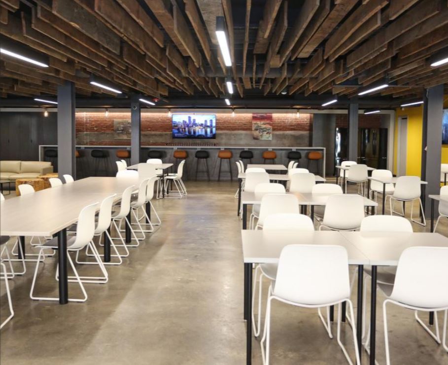 perkinswill_NC's tweet image. Congrats to @TabbrisCo #Charlotte on their grand opening! Our design blends the edginess of SouthEnd and the history of the Lance Cracker Factory. Check out the new agile coworking space and speakeasy-inspired event area: bizj.us/1pzu94 @CBJnewsroom