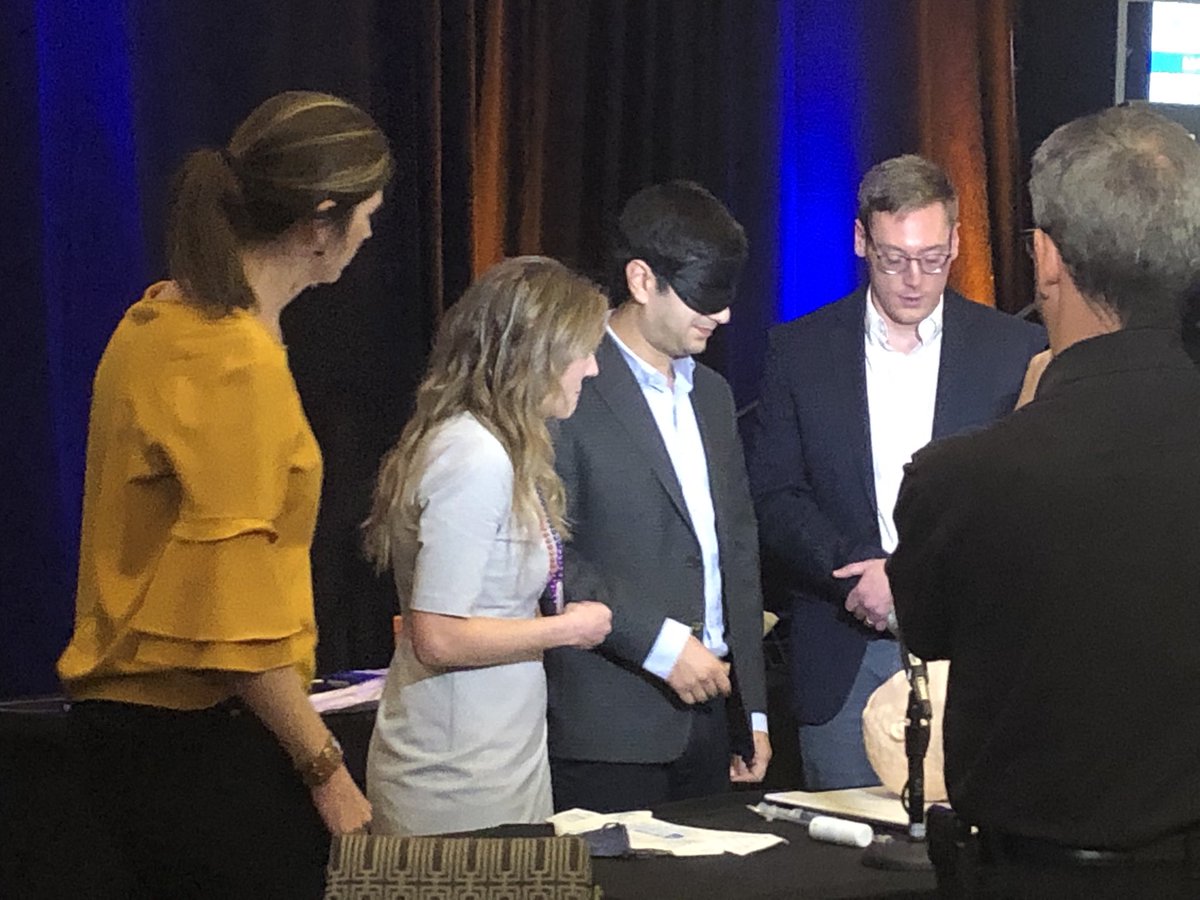 ⁦<a href="/OSUWexMed/">The Ohio State University Wexner Medical Center</a>⁩ #PCCS fellows  successfully intubate blindfolded at #CHEST2019 CHEST Challenge!!