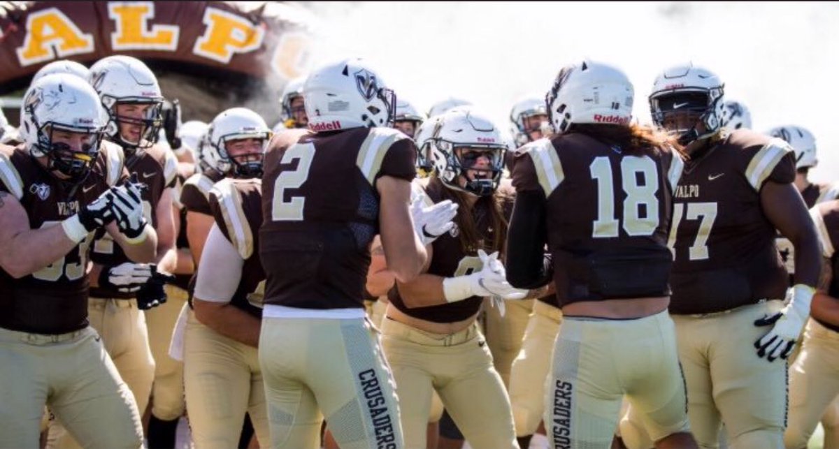 kwekwe30's tweet photo. Thank God to say I have received my Third offer from @valpoufootball 
@HoughFB @CoachColder @DeShawnBaker6 @elitesportsmktg https://t.co/M1Gx6WKVsz