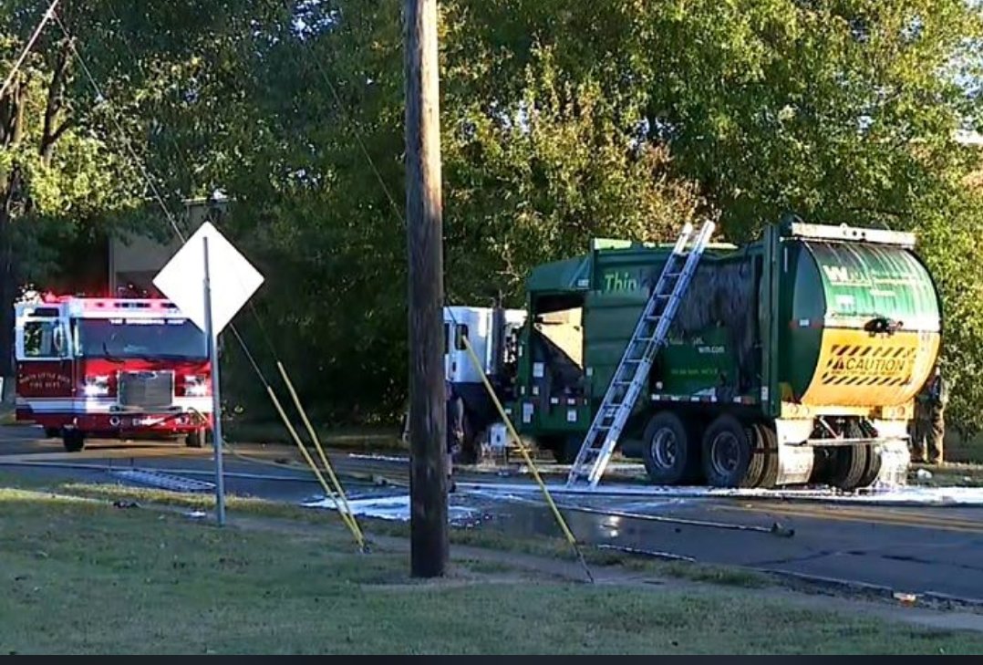 North Little Rock, CNG trash truck hits RR bridge. 2 tanks exploded. 

Good thing this wasn't a large, Bulk-Haul <a href="/HexagonASA/">Hexagon Composites</a> Titan or <a href="/QuantumFuelSys/">Quantum Fuel Systems</a> "Virtual Pipeline" Tube-Trailer!! We wouldn't want to be in the same Zip Code

arkansasonline.com/news/2019/oct/… 

katv.com/news/local/was…