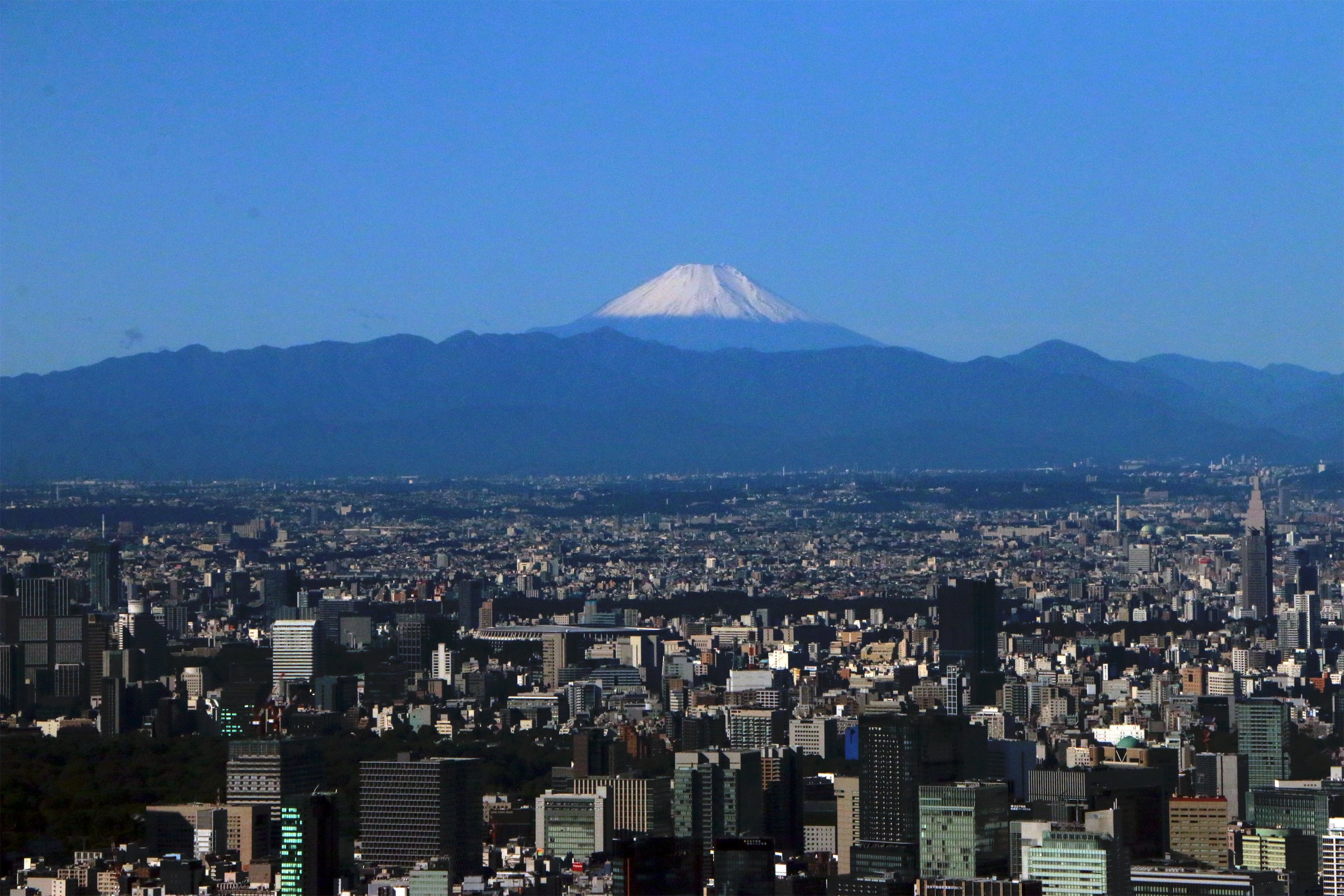 Twitter 上的 スカイツリー Tokyo Skytree 今朝の展望台からは 久しぶりにすっきりと晴れ渡った空の向こうに雪化粧した美しい 富士山 の姿を望むことができました 東京スカイツリー スカイツリー Tokyoskytree Skytree Mtfuji Mountfuji 初冠雪 天望