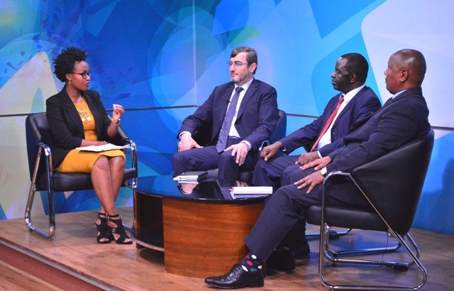 kbcnational's tweet photo. KBC MD Dr Naim Bilal, APD representative Dr. Quinido Gonzalez and Ag. MTS Gichina Kanyi discuss about @SignetKenya sites launch set for tomorrow October 24 in #KituiCounty. #SignetAPDLaunch https://t.co/BFrWmoXXfe