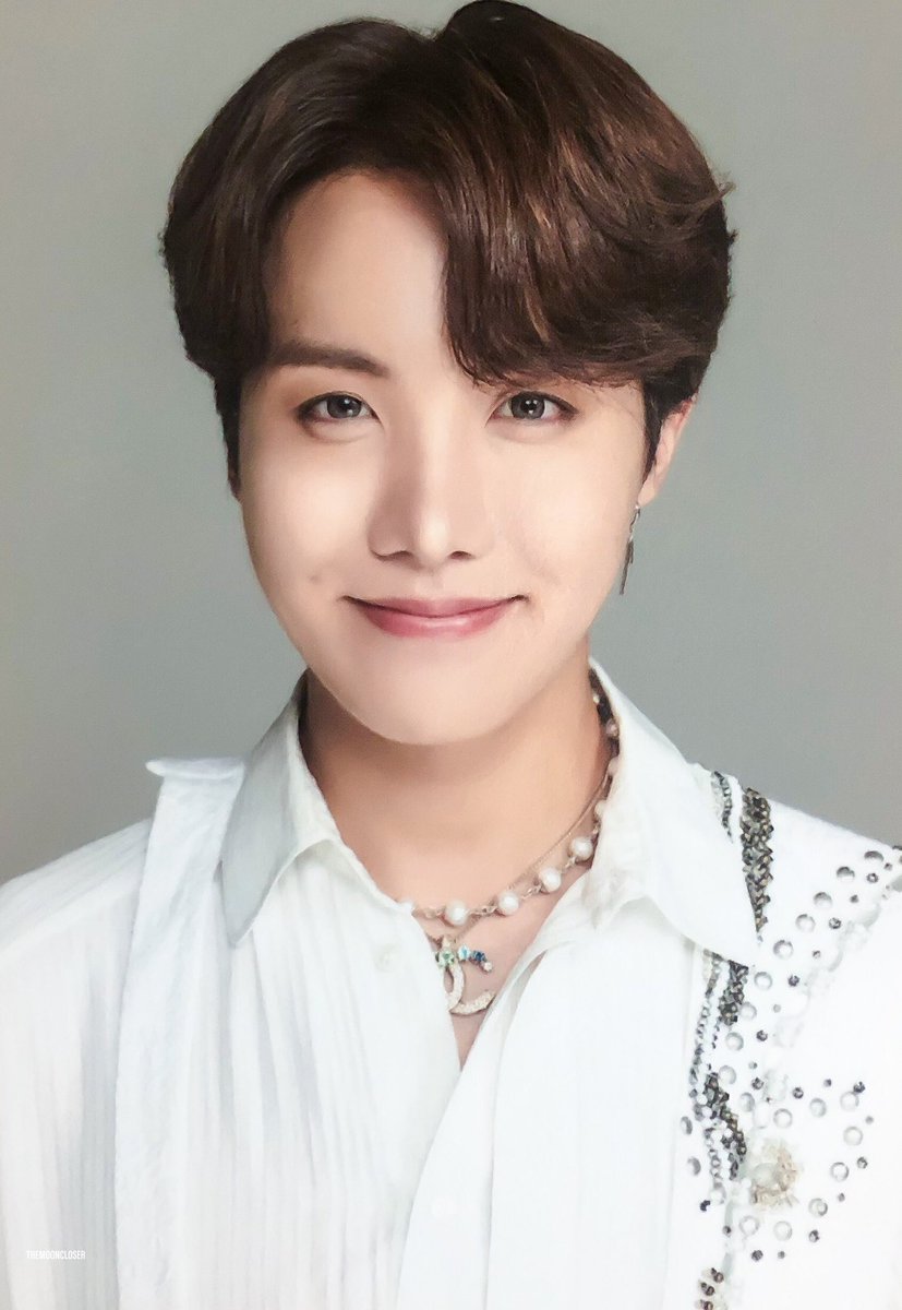 the_moon_closer's tweet photo. 2019 스픽콘 파이널 미니포카 

#제이홉 #슈가 #진 #뷔 #JHOPE #SUGA #JIN #V https://t.co/QlhtoKT8ff