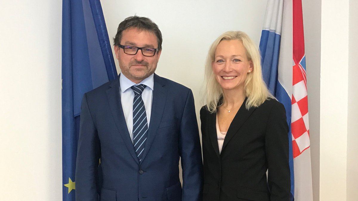 DIGITALEUROPE's tweet photo. A valuable meeting yesterday between 🇭🇷State Secretary Mr Mario Antonić and DG 
@BonefeldCecilia on the importance of funding #DigitalEuropeProgramme to advance the #DigitalTransformation &amp; #EUcompetiveness. We also tackled #climatechange and #healthcare with our NTA @hgk. https://t.co/IZP2bNSBAb