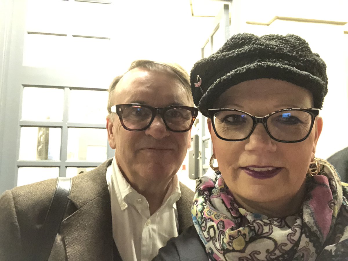 ChelleMel47's tweet photo. The always fantastic @Squeezeofficial you were just simply brilliant @demontforthall
It’s always a pleasure to meet you ❤️@glenntilbrook @chrisdifford #simonhanson @MAXTEMPO #Squeeze
Thank you for such great songs.
#MumboJumbo my husband loved it. 😁
Until the next time ❤️ https://t.co/G0slh50Vzp