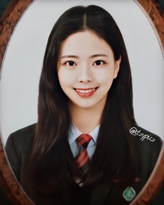 Yuna ♡ ITZY predebut pics (repaired by itzypicz)#Itzy #있지 ⥂ #yuna.