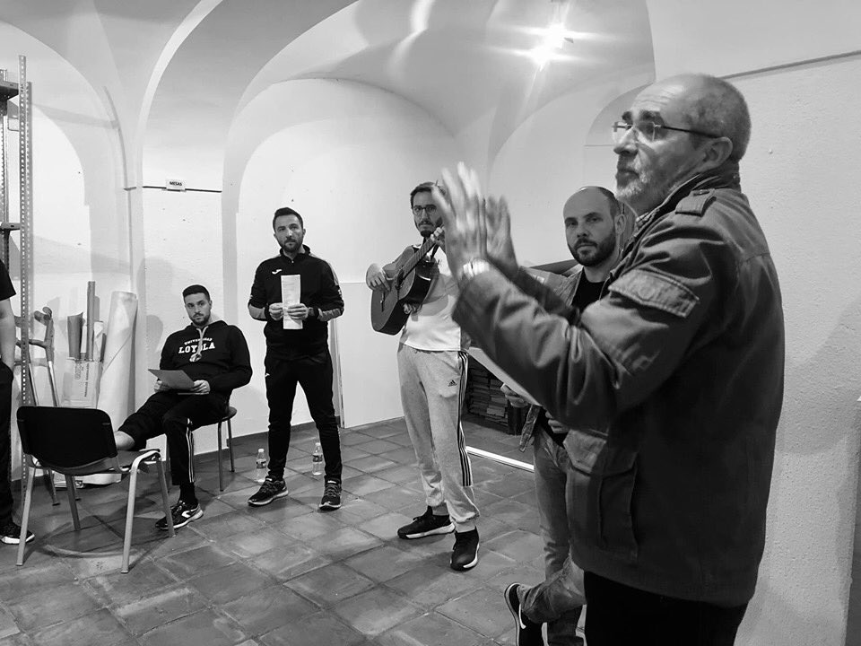agrulostunantes's tweet photo. 🎶 Las semanas de ensayos avanzan y vemos cómo 𝗟𝗔 𝗠𝗔𝗥𝗦𝗘𝗟𝗟𝗘$𝗡𝗔 va poco a poco despegando... 
¡Qué bonito es andar la senda que conduce hasta febrero...! 😊

#Tunantes #Carnaval2020 https://t.co/ERyWjFX18T