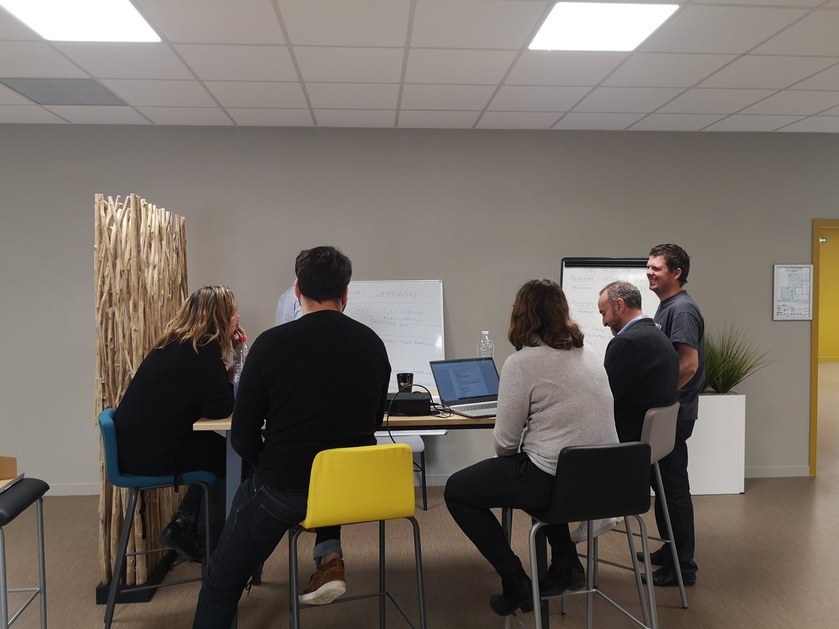 WEKEYJob's tweet photo. Première journée intéressante et fructueuse hier pour notre design sprint à la pépinière d'entreprise !
Alors que débute maintenant la deuxième étape, retrouvez notre carnet de bord.
#DesignSprint #Ux #Wekey #FlexOffice
https://t.co/SDECvbFgga https://t.co/zg2aHNpyxi