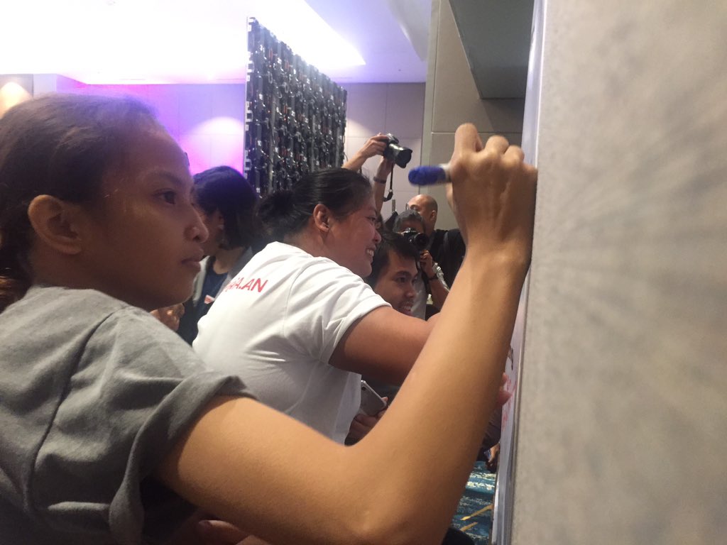 PLCPD1989's tweet photo. Advocates also signed the petition for the enactment of a bill addressing adolescent pregnancy in the country.
#ImplementRHLaw
#ImplementCSE
#NoMoreChildrenHavingChildren https://t.co/XjHBySEkum