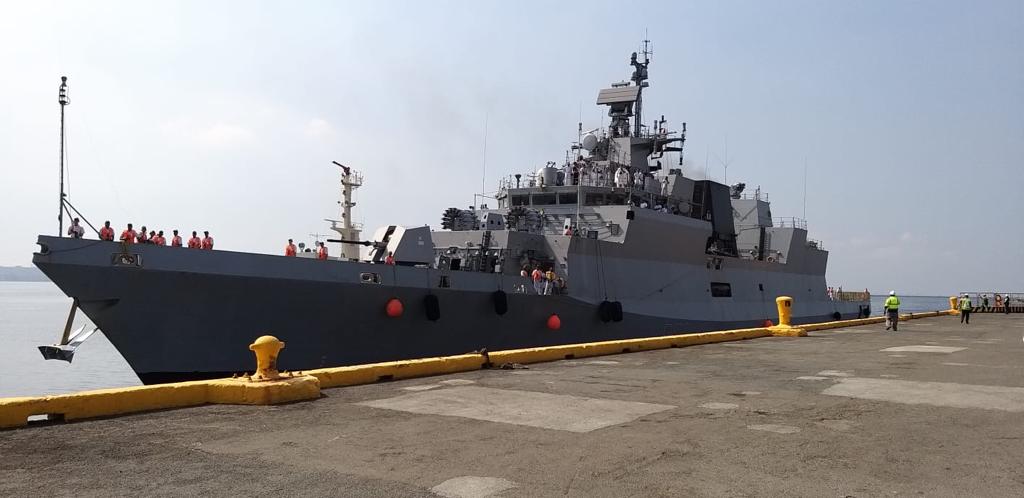 indiannavy's tweet photo. #Indigenously designed & built #IndianNavy Ships #INSSahyadri & #INSKiltan arrived at #Manila Philippines. A warm welcome was extended by #PhilippineNavy. Official Calls, #ProfessionalInteraction & #PASSEX planned. #BridgesofFriendship #MaritimeDiplomacy https://t.co/03QWiyndvc https://t.co/MyAdEfvbQi
