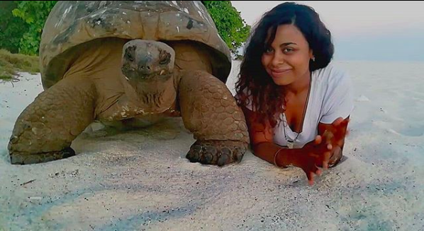 Kolie_Yola's tweet photo. Nasreen Khan a Conservation Biologist https://t.co/PCCMp49asH https://t.co/ZYRh5yLCbk