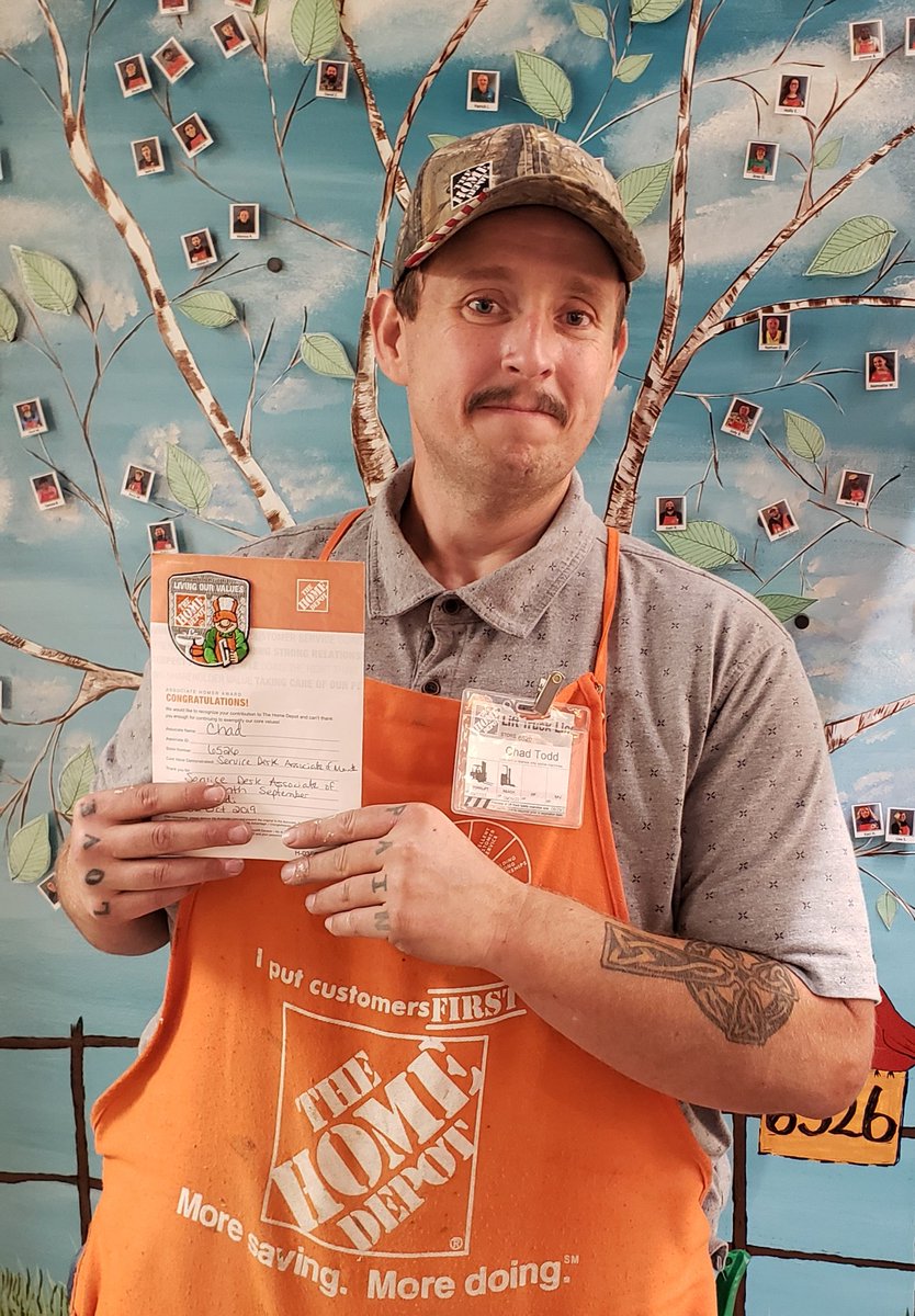 BrandiP30tx's tweet photo. D94 OFA Chad was awarded Service Desk Associate of the Month.   Thank you for creating shareholder value and driving accuracy on all orders and deliveries!  #KILLEENSTRONG @BabyBoi1977 @Patlyon1 @AsacowensOwens @ECook1225 @thdlivethedream https://t.co/zytnjwX5O4