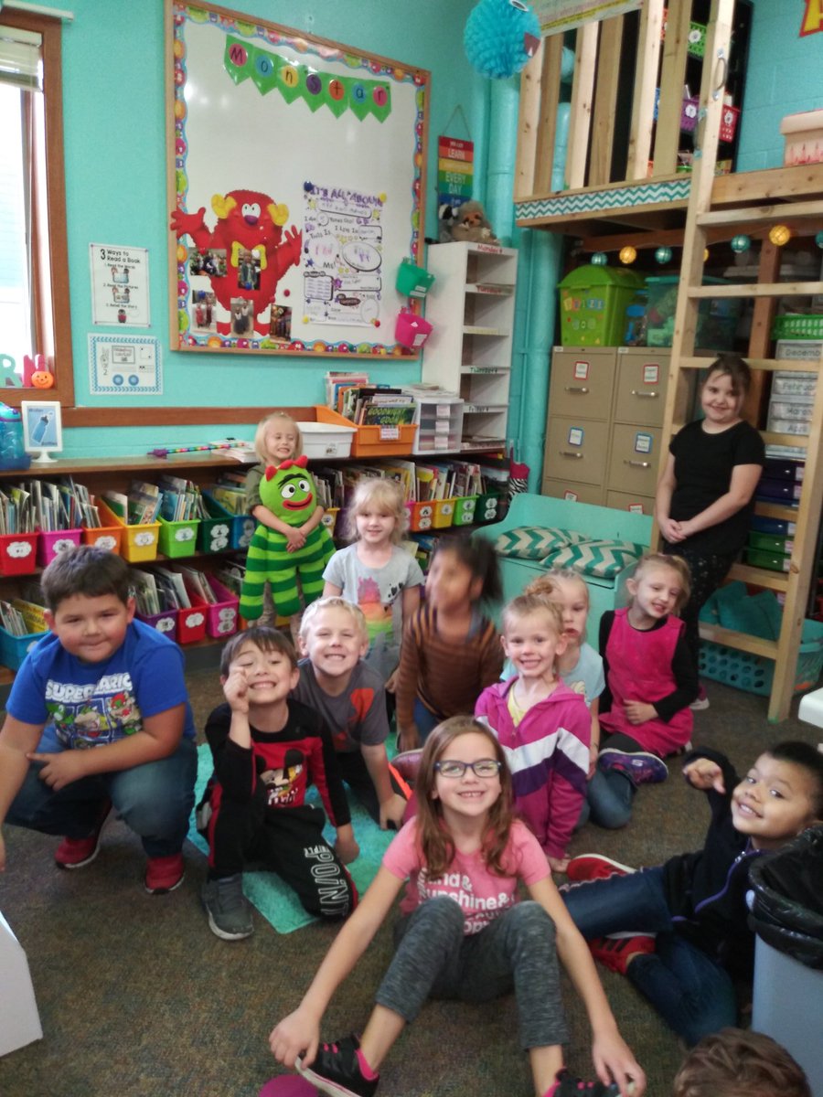 FrederickTaby's tweet photo. #Itsagreatplacetostart
@ACTElementary 
Each week one student is showcased as the Mon"STAR" of the week. They get to take a poster home to complete and also bring photos. We get to learn more and more about our friends. All of our MonSTARs have done a great job! Keep it up! https://t.co/mabYN4omuo