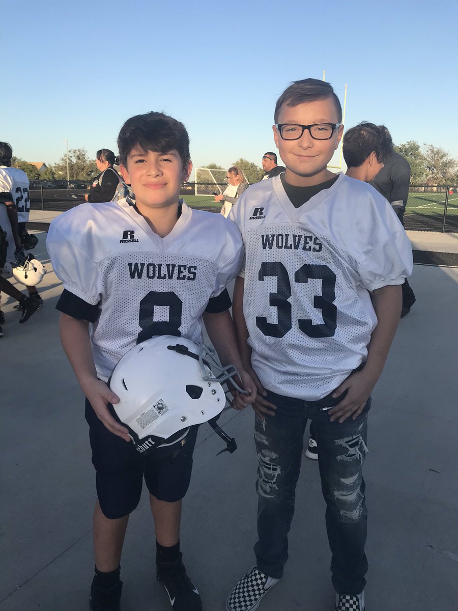 rblessing1973's tweet photo. @WagnerMS_GISD Great win tonight Wolves! I love how they play the howling sound at the games! https://t.co/TMrj0YwkZk