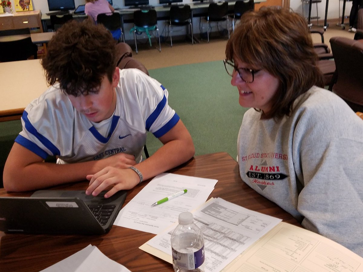 CGaedeEC's tweet image. Great day for college application day!  #mnstate #ckm2019 #isd2580