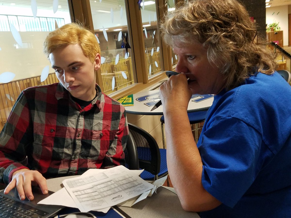 CGaedeEC's tweet image. Great day for college application day!  #mnstate #ckm2019 #isd2580