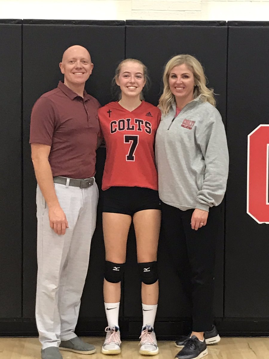 beesbourassa's tweet photo. Proud night remembering where she started 🏐6yrs ago @NotreDame_MH to where she’s finishing in a month @MMcCoy_MH #SeniorNight #proudparents #hardworker #bleedsred #GoColts #Grad2020 https://t.co/Q68Jo1yfaQ