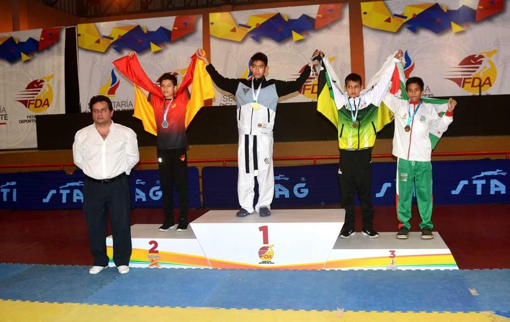 #Taekwondo 🥋 | Excelente participación de nuestros deportistas en este segundo día de competencia, donde lograron alcanzar 3 medallas de bronce en las categorías Fly Cadetes y Heavy Cadetes. #JuegosMenoresEc