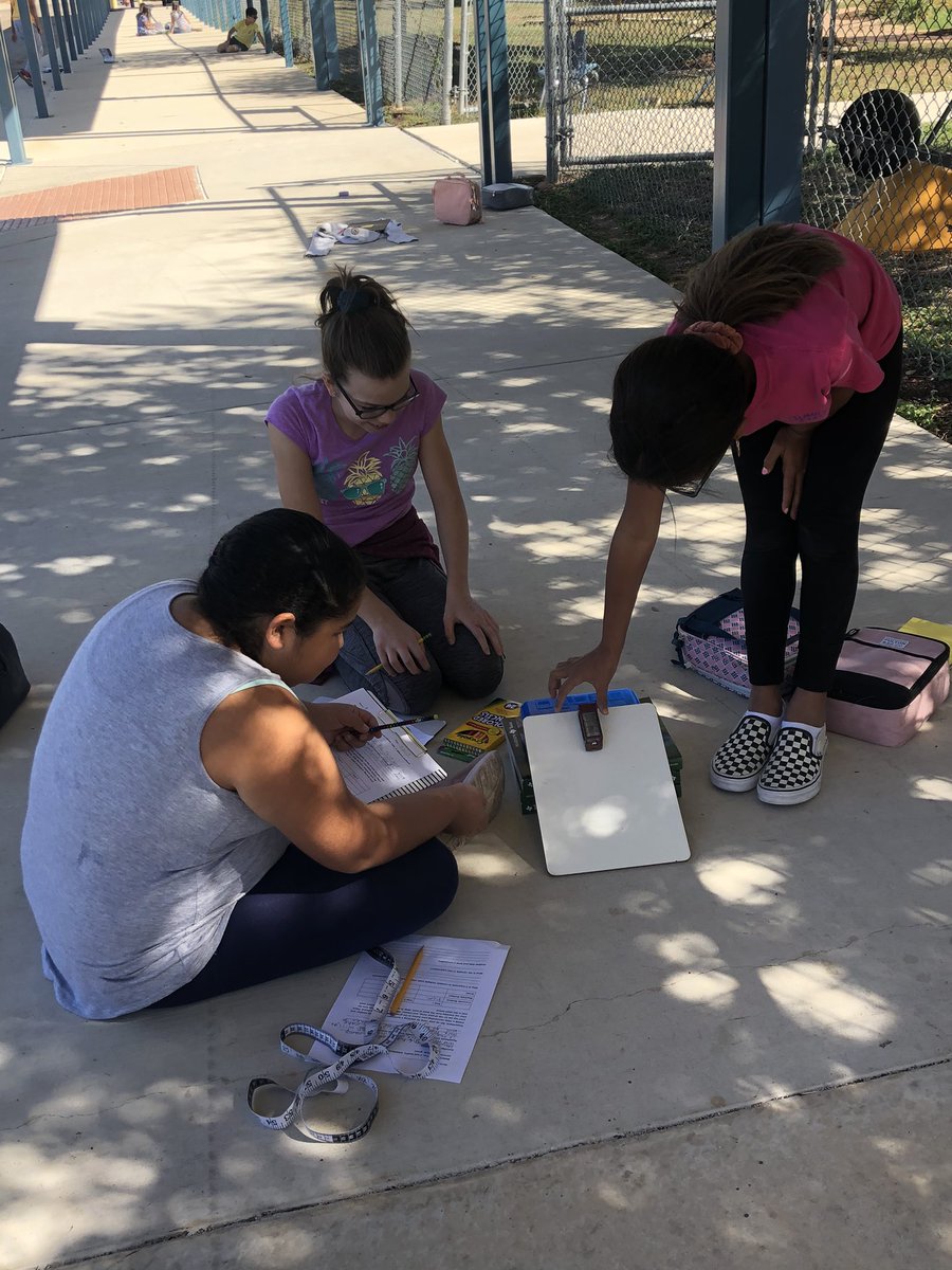 KuentzLeaders's tweet photo. This was a βfast and frictionβ filled day! Does changing the height of the ramp affect the speed of a car going down a ramp? #testablequestion #variables #hypothesis #outdoorclassroom @NISDElemScience @RootEdSA https://t.co/6PK2trkKty