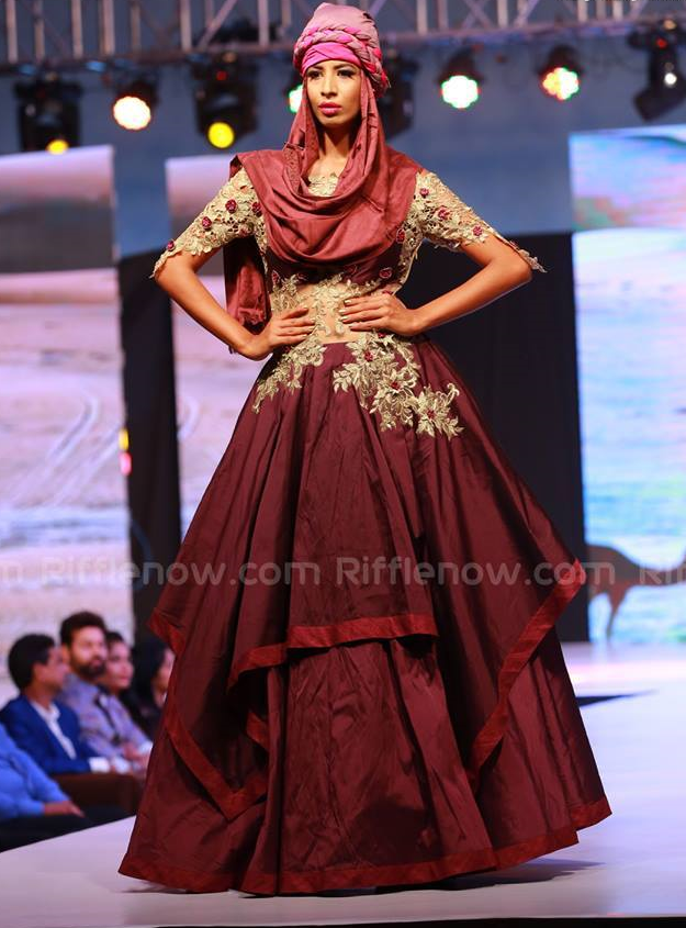 aidacouture02's tweet photo. Just find what works for you,
What style suits you best,
And be confident enough to rock it
#veilcollection #swatijain #fashionicon #bollywood #designer #aidacouture #asmagulzar #fashiondesigner #fashionstyle #whatiwore #lookoftheday #trend #instastyle #fashiongram #fashionaddict https://t.co/xV2VqwffB7