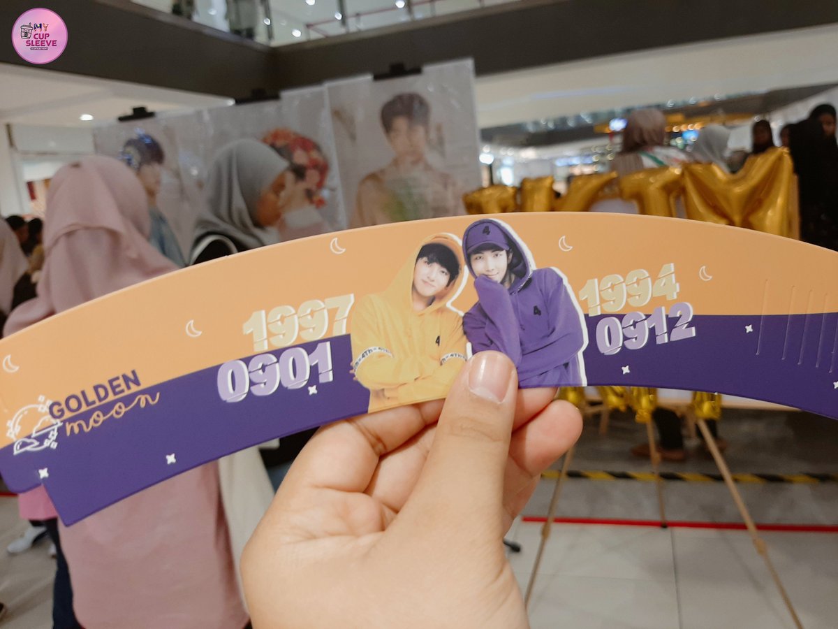 cupsleeveMY's tweet photo. @SEUNGWOO_MY @armys_bts7 @thankgoditsX1 @bafxarmyMY #LovelyPromiseInJB #GoldenMoonInJB
๐28th September 2019
๐Umami Softserve, Paradigm Mall, Johor Bahru
By: @JbtsSquad
#cupsleevemy #cupsleeve_malaysia #cupsleevemy_at_scene https://t.co/2MZgErWcT6