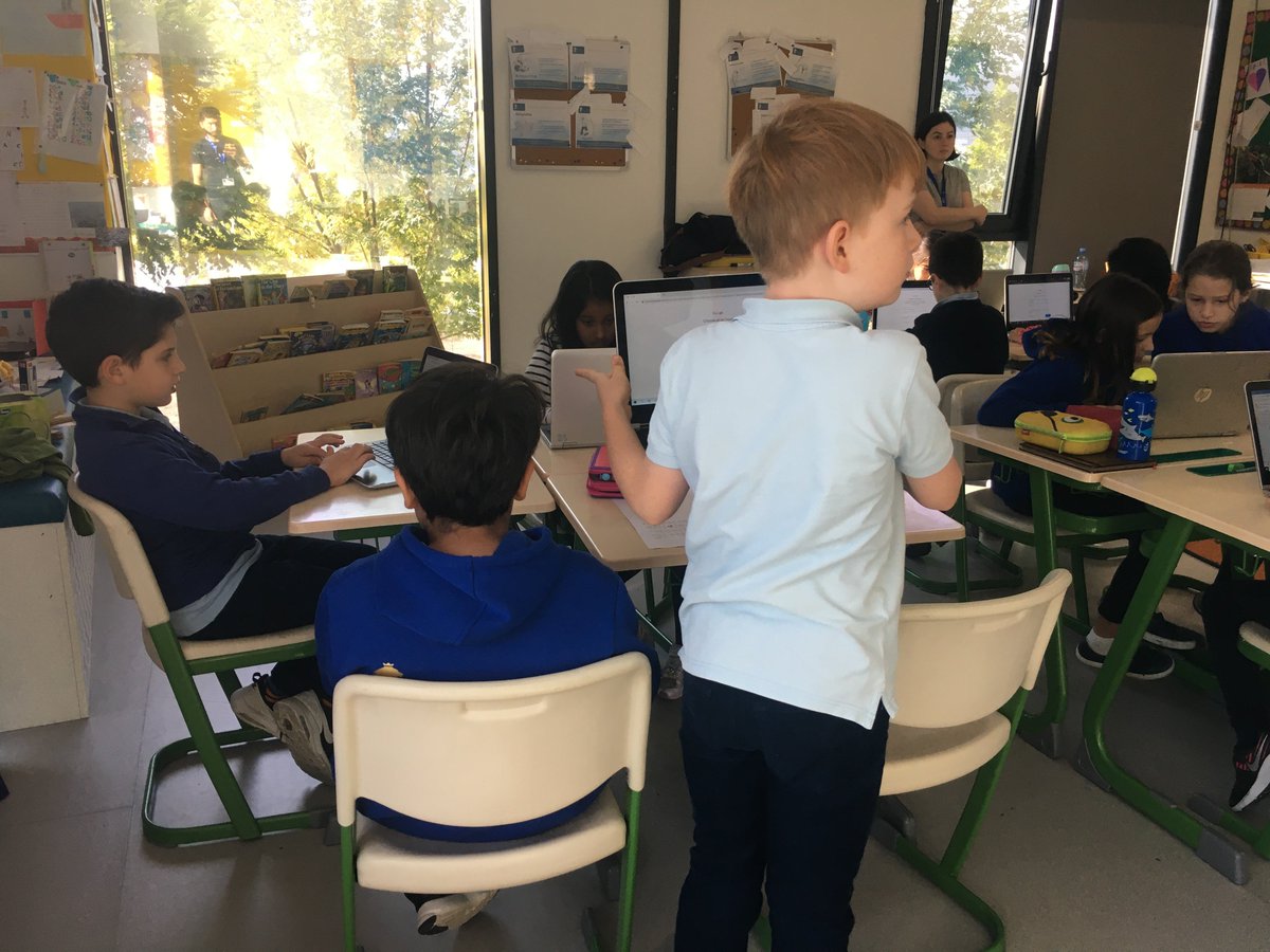 Year 5 Students try to find out what makes a good 
Presentation...  #ICT #presentationskills #TechnologyNews