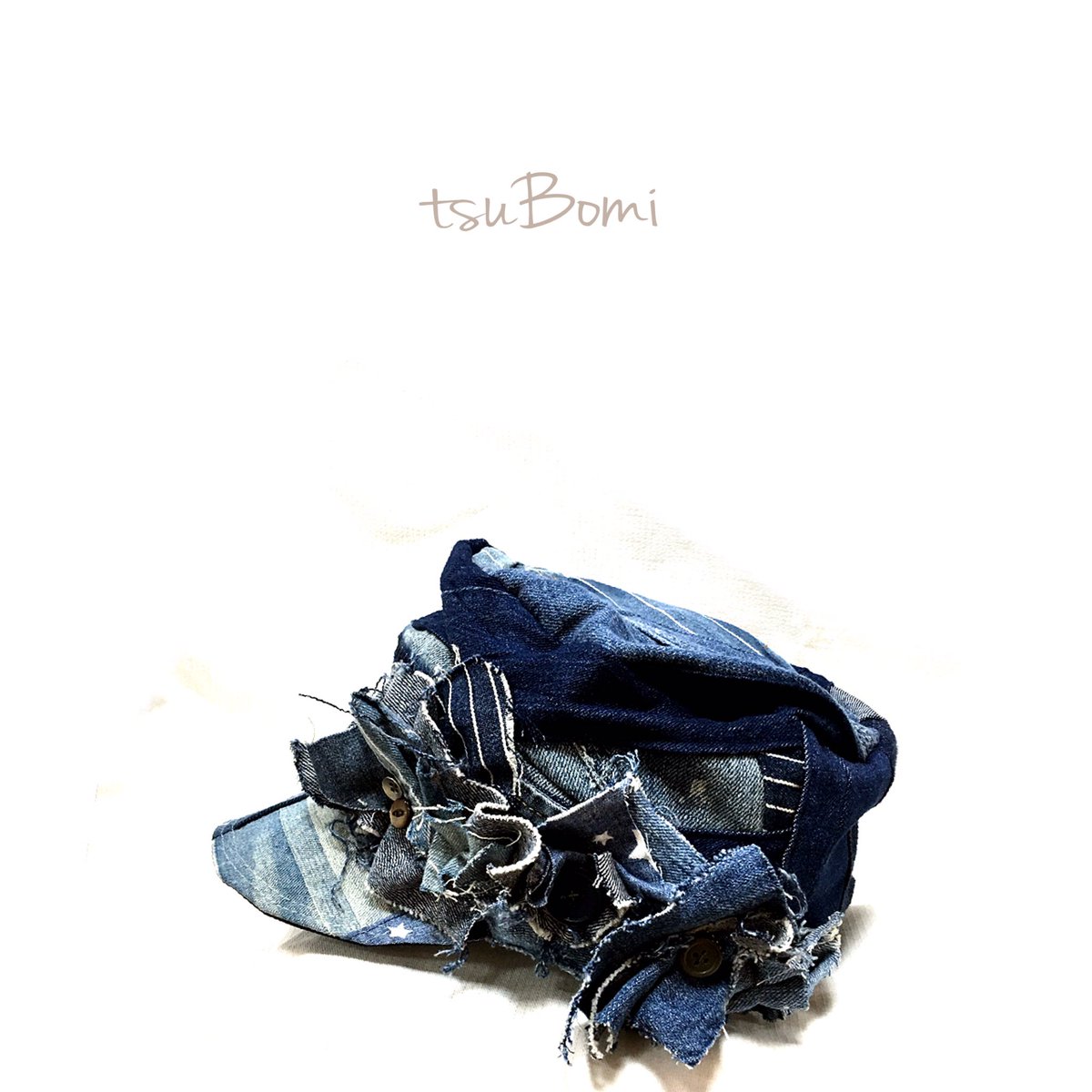 kaya1209's tweet image. new brand ✨
   帽子デザイナー＊tsuBomi＊
〜本日新作の入荷です！

denim  mix cap 
(内径57.5㎝程)
"装飾は取り外し可"

#patchworkcap #ライブ #衣装 #リメイク好きな人と繋がりたい #帽子好きの人と繋がりたい #帽子デザイナー #denim #denimcap