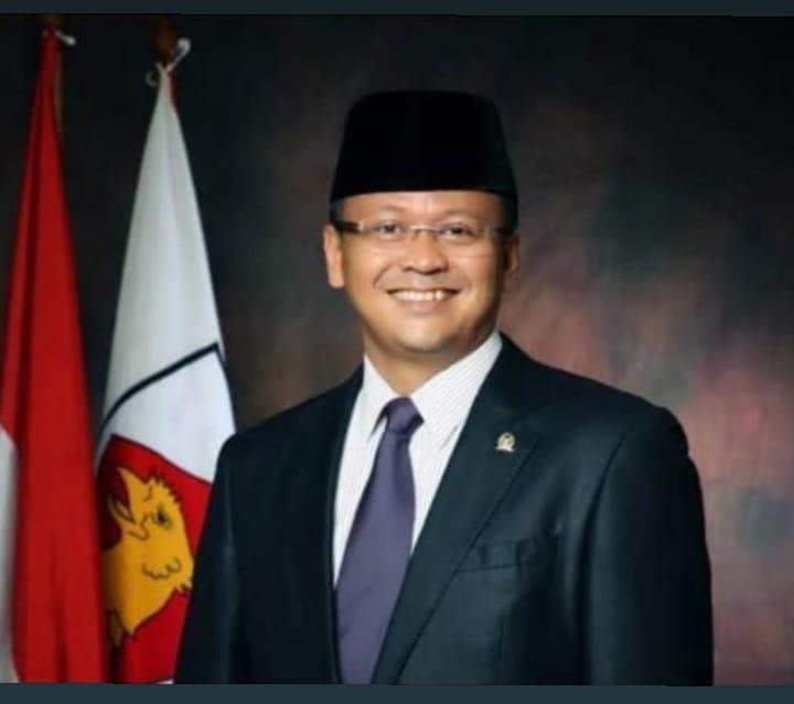 Furry_Siradj's tweet photo. Selamat kpd Bapak @Edhy_Prabowo sebagai Menteri Kelautan Perikanan 2019-2024, smoga kelautan dan perikanan semakin maju dan masyarakat KP makin sejahtera #APPBI https://t.co/P2BkIKe4Cv