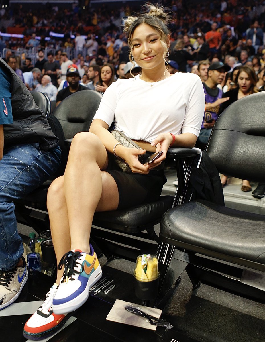 🏂 <a href="/ChloeKim/">Chloe Kim</a> courtside in LA!

#NBACelebRow #KiaTipOff19