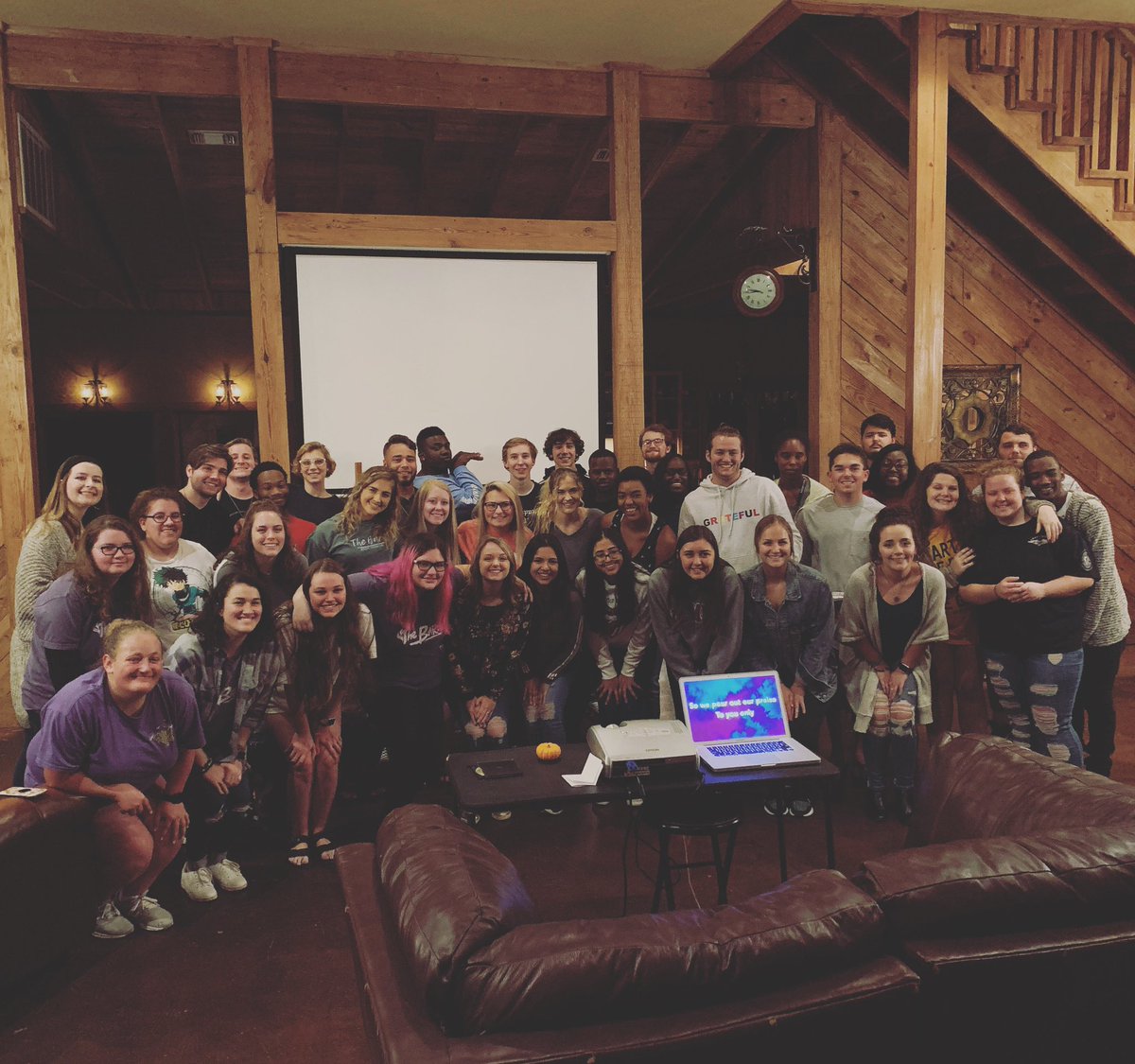 TheBarnWesley's tweet photo. Heading to bed and looking over all these beautiful faces makes my heart full. Thank you Lord for leading us to you, thank you for being at the heart of worship tonight, thank you Lord for loving us just as we are... #ministryforall #barnstyle #mgccc #perk #wesleyfoundation https://t.co/exHHoUjQV6