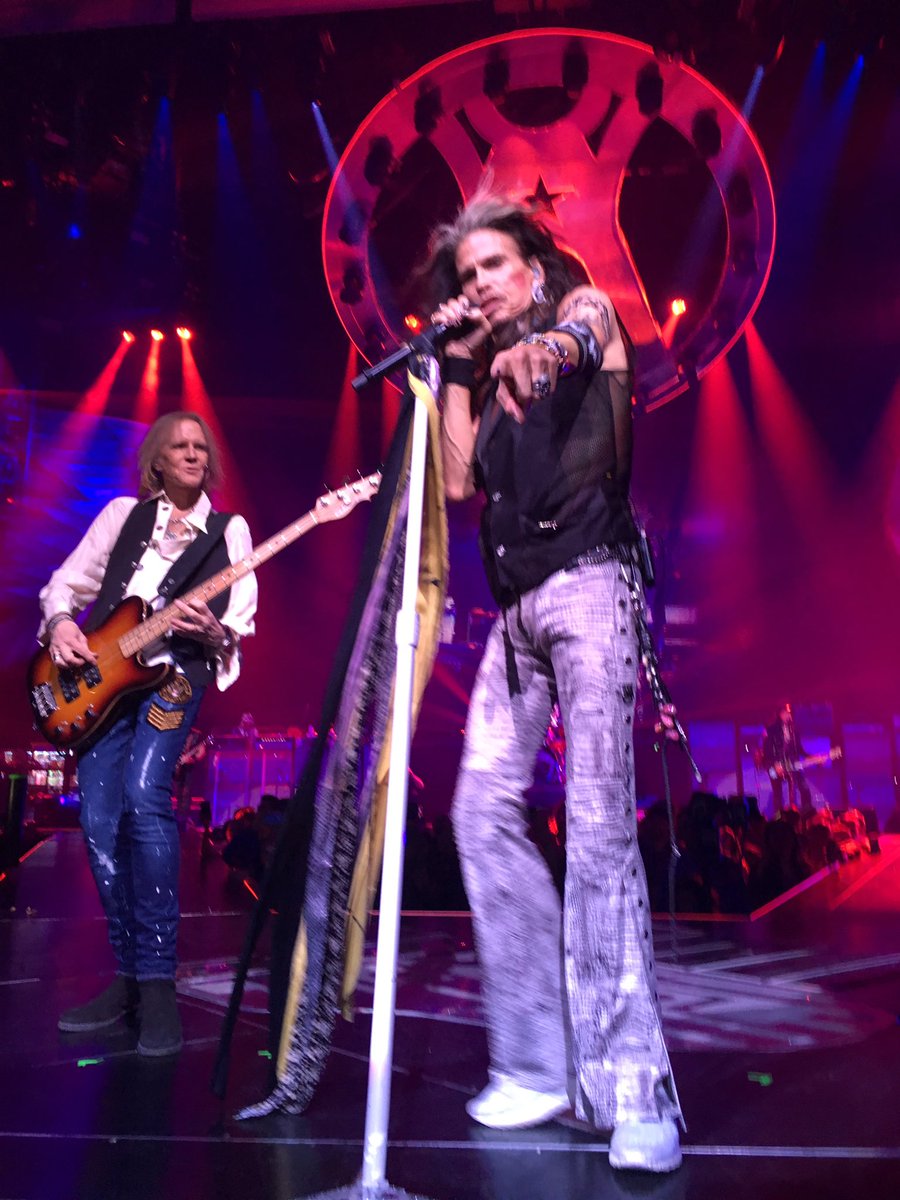 HotHoarders's tweet photo. @IamStevenT https://t.co/g8hM65WSHr