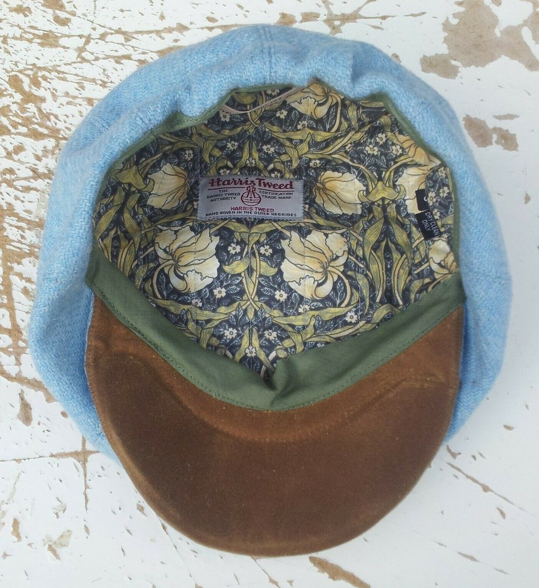 AmiCharnel's tweet photo. Harris Tweed Bakerboy Cap Newsboy Hat (William Morris lining) Powder Blue. https://t.co/OWyOQoghOd #amicharnel #thecapmaker #Harristweed #newsboy #bakerboy #Hat #cap #britcraft #handmade #tweed #WilliamMorris #laurasbeau #uniquegifts #uniquegift https://t.co/r2uiEAPid0