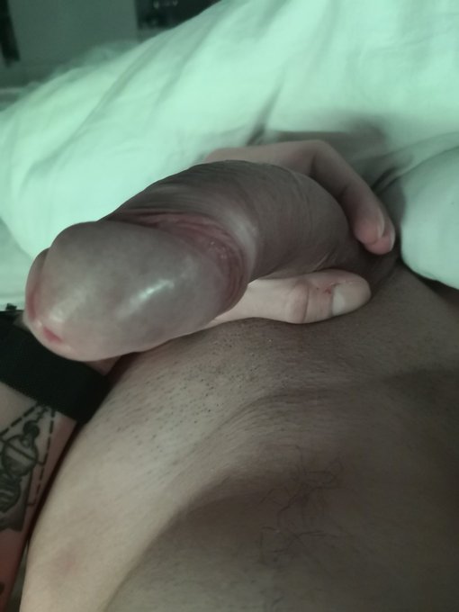 Horny every fucking morning. Enjoying it before going to work
#horny #hornycock #erection #twink #bisexual