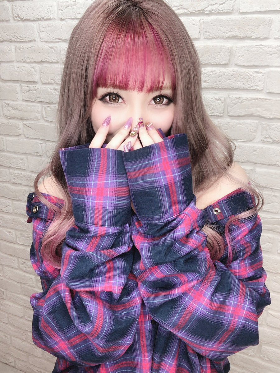 asanyan326's tweet photo. やっぱり派手×個性がスキ!!!!!
髪色考える時間楽しすぎｯｯ🌟 https://t.co/SrwCZzUNeN