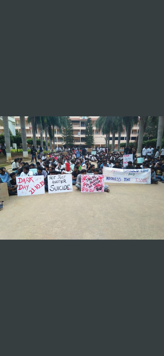 JavidSh74920584's tweet photo. Amma please respond and see our protest on justiceforharsha @amritanandamayi #justiceforharsha https://t.co/3h4gdW52nx