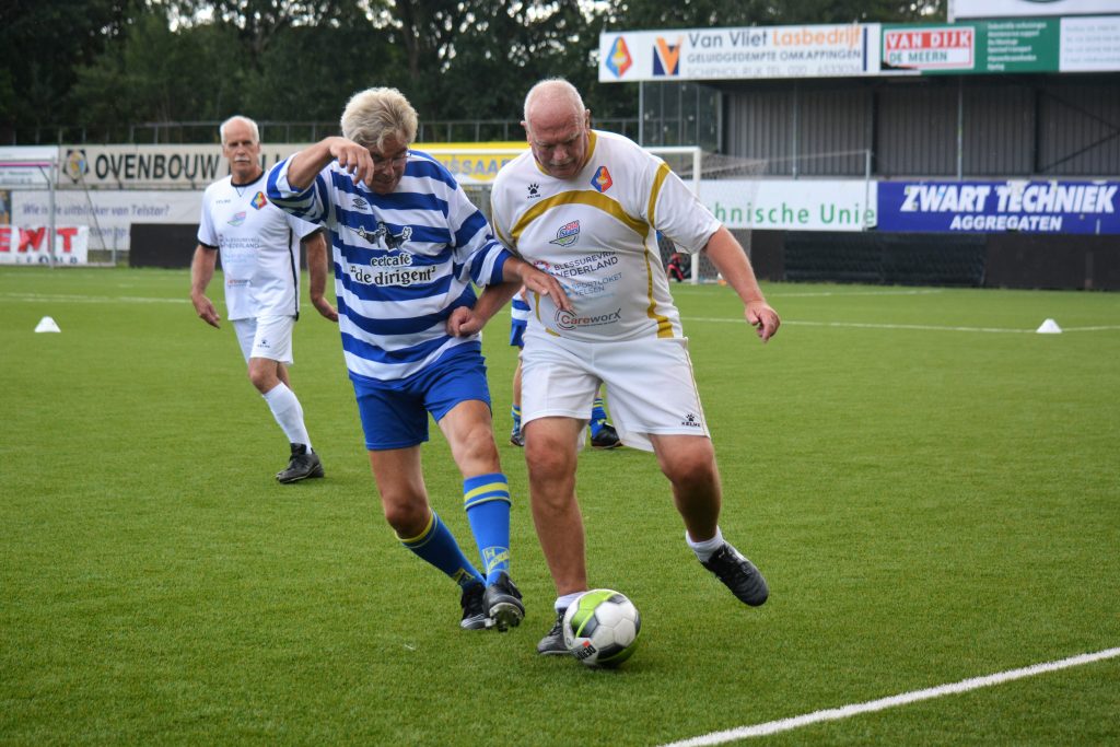 Straks vindt weer een training Walking Football plaats bij <a href="/vvschoonhoven/">VV Schoonhoven</a>! Vanaf 10.00 uur is iedereen van harte welkom om een balletje mee te trappen, deelname is gratis. 

jouw.teamsportservice.nl/krimpenerwaard…